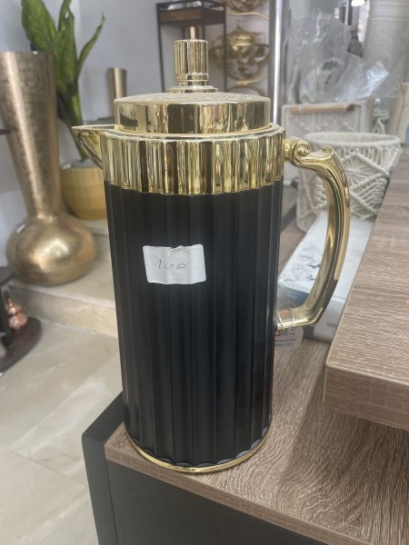 براد قهوة ذهبي واسود